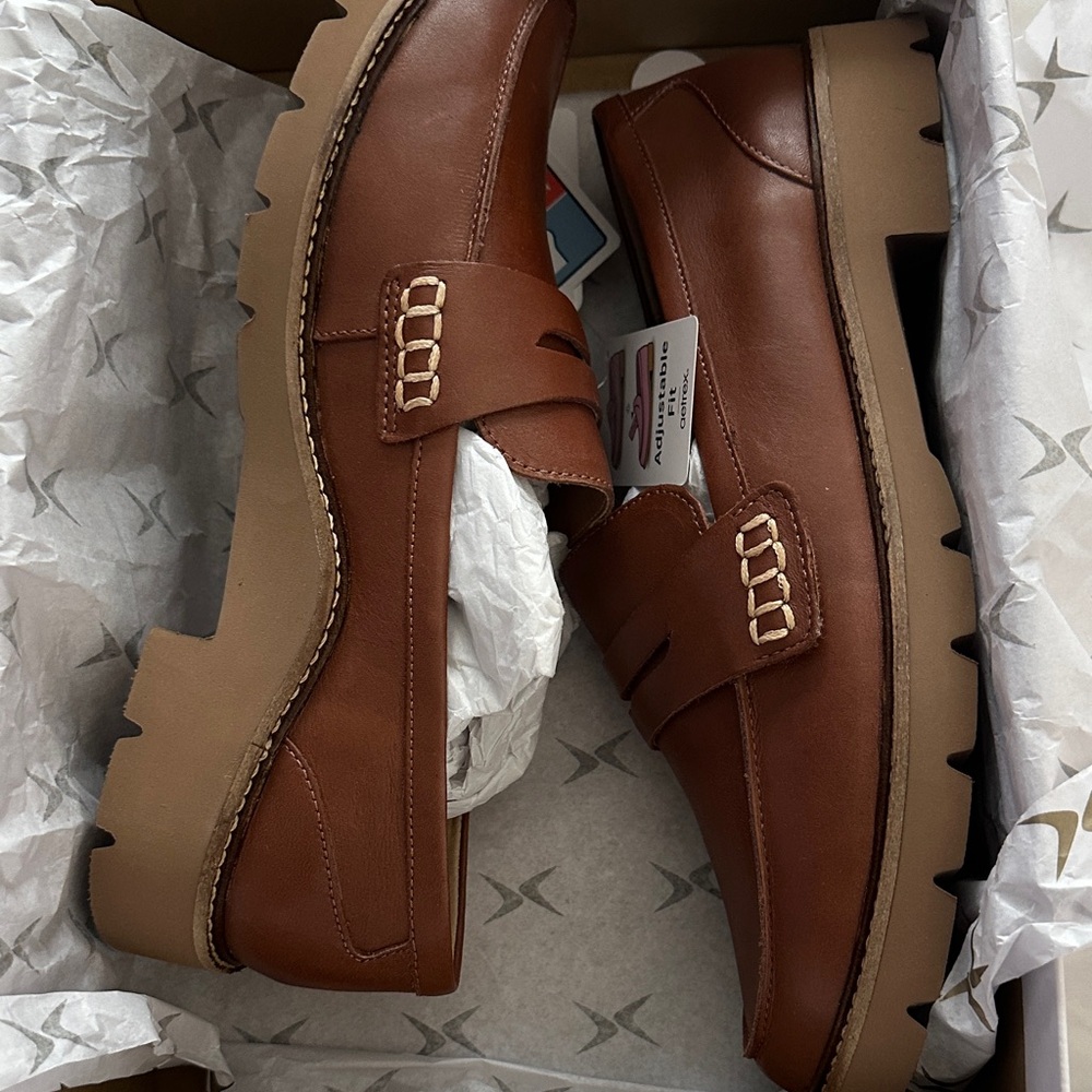 Aetrex Tan Leather Loafers